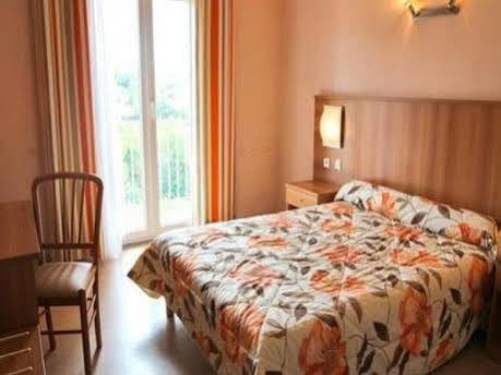 Hotel De La Paix كورتي المظهر الخارجي الصورة